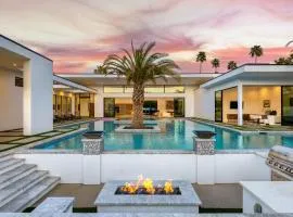 Rancho Mirage Oasis w Pool Hot Tub Bocce Putting Green Firepit