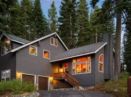 Cozy Escape w Hot Tub Deck & Access to Tahoe Donner & Skiing Alpenglow Chalet by AvantStay