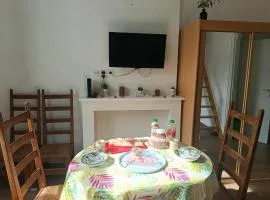 Spacieux studio avec Mezzanine Top rénové capacité 4 personnes, Aquae Mare