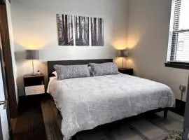 Luxe downtown loft arts & ale walkable