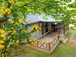 Camping les Pialades - Chalet Eden