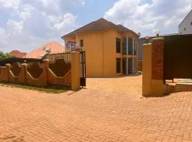 SAMNDAMZ Villa Apartment