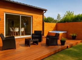 Chalet Charmant à Louer pour 4-6 Personnes dans le Morvan Rouvray 21 avec SPA, מלון בRouvray