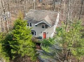 Poconos Getaway w Firepit Lake Access Near Jack Frost Big Boulder Ski