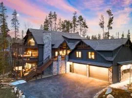 Winterhaven Estate by AvantStay Sleeps 19 Guests Mountain Compound w Views Firepit Hot Tub