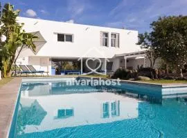 Private Pool Villa, Bellavista by Nivariahost