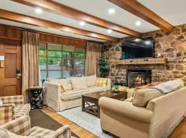 The Horseshoe Hideaway Lake Harmony Cabin w Hot Tub Game Porch