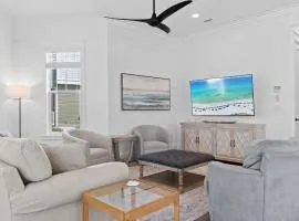 4BR Coastal Retreat w Pool Patio Games Lagniappe at Blue Mountain