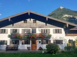 Ferienwohnung Beim Straßer - geräumige Erdgeschoßwohnung mit Bergblick