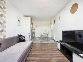 Downtown Apartment with Garage Parking