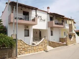Agia Anna Apartments