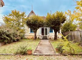 Arcachonaise familiale en plein centre, hotel in Andernos-les-Bains
