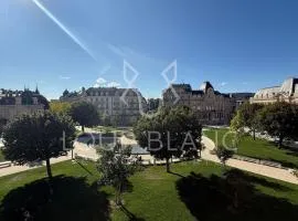Vue imprenable - Place de la République
