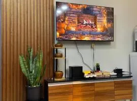 Affordable 2BR Near Airport with WiFi, Netflix and Pool