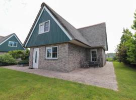 Beachvilla - 5 personen, hotel in Holle Poarte