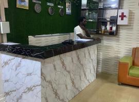 Westend Relaxation Place, hotel with parking in Egbe