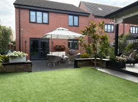 Modern Detached House with multiple parking and large garden next to Anfield Stadium