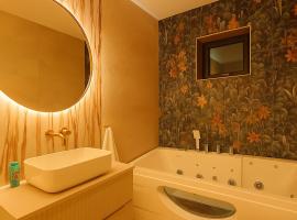 Ashwood Stay，位于戈尔韦的带热水浴缸的酒店