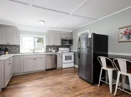 Rennie Lake Hideaway Home