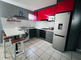 Entire Modern, Secure & Central Flat in Milnerton