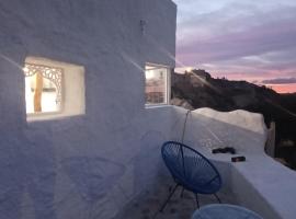 Cueva Doña Bona, hotel i Bácor