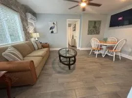 Dolphin Updated Cottage On River - 1 Mile to Beach Kitchen Washer Dryer