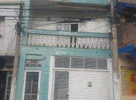 Casa Espaçosa Próximo à Basílica ate 18 pessoas, hotell sihtkohas Aparecida