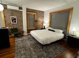King Bed Stylish Studio in Heart of Downtown Room # 200