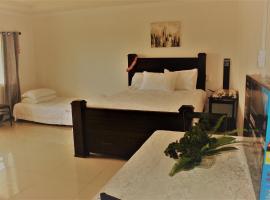 Laina Inn Villa, Hotel mit Parkplatz in &lsquo;Ohonua