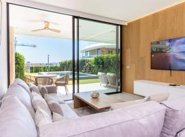 Eden Retreat Luxury 2BR with Private Pool, hotel em Fuengirola