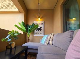 Porto Arabiya Tower 19-Studio Skyline Balcony Retreat and Spa 412 T19, ξενοδοχείο στη Ντόχα