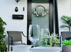 Stylish Stay Close to UM City Vibes