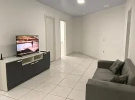 Apartamento grande com 2 quartos