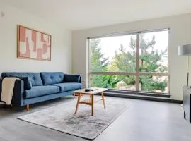 Blueground Northeast Bellevue rooftop nr Lake Sammamish SEA-904