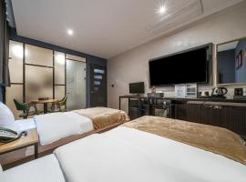 Triple 8 Hotel, hotel v Soulu