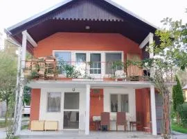 Kuća za odmor River House