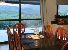 Sol & Río Refugio Serrano, hotel i Villa Las Rosas