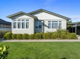 Bliss on Barratt - Blenheim Holiday Home