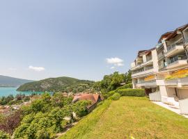 L'Arcadia Panoramique - Terrasse Vue Lac et Piscine, hotel in Talloires
