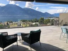 Luxury Lake View Apartment Minusio by HolAp
