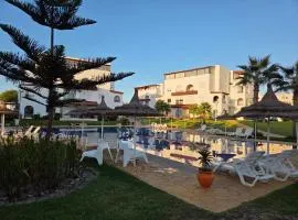 Superbe appartement avec une vue panoramique sur piscine