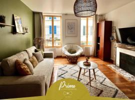 "Le Noeud vert" Appartement sur le thème de Nevers, 65 m2 en coeur de ville, parking à 200M avec accès inclus à salle de sport de 2000m2, Sauna & Hammam, by PRIMO C0NCIERGERIE, hotel di Nevers