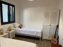2 chambres 30 mètres de la mer