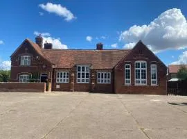 Skool House Retreat - 9 bedroom option
