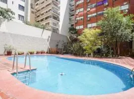 cerca de la estación retiro con cochera, pileta y sauna