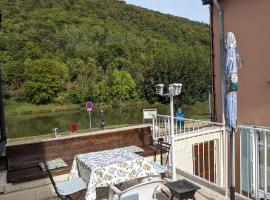 Le Balcon sur la Meuse, hotel en Revin
