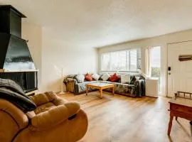 2 Mi to Dtwn Reno and UNR City-View Townhome!