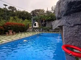 Diga Vista Lake View 4BHK Swimming Pool Cottage Munnar
