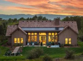 Basecamp Stays - Lux Teton Lodge Privacy & Hot Tub