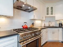 Stunning Unobstructed Tahoe Views, Close to Northstar, Steps to Shops, Restaurants!